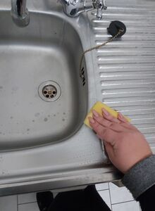 Mytí dřezu - úklidový servis Brno | Jednorázový úklid Brno